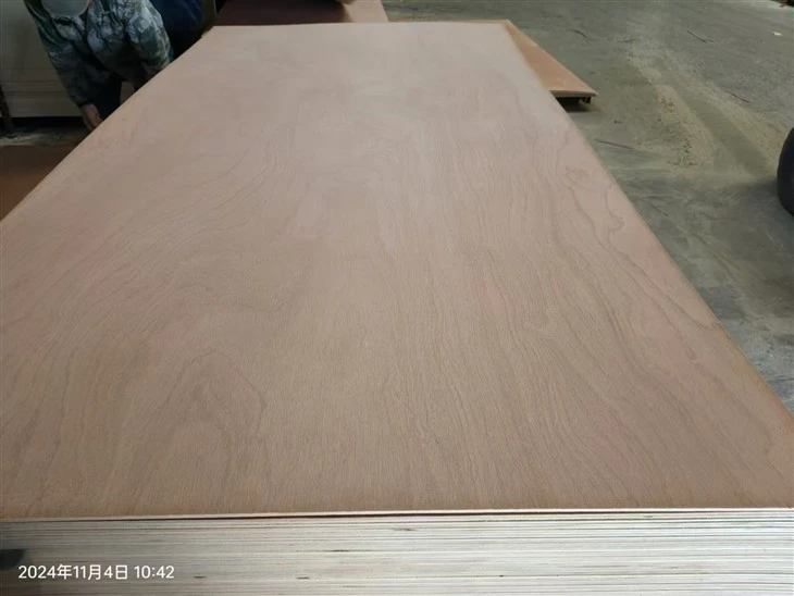 Double Sides Okoume Multi Layers Plywood For Furniture/Ceiling/Wall Decoration