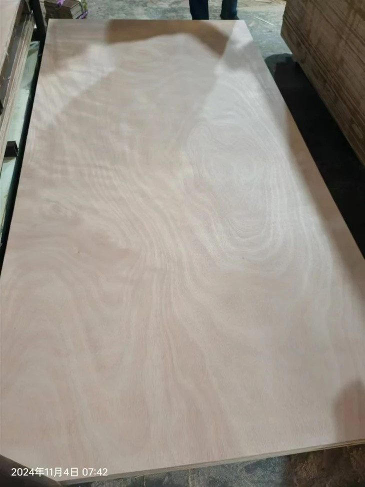 Double Sides Okoume Multi Layers Plywood For Furniture/Ceiling/Wall Decoration