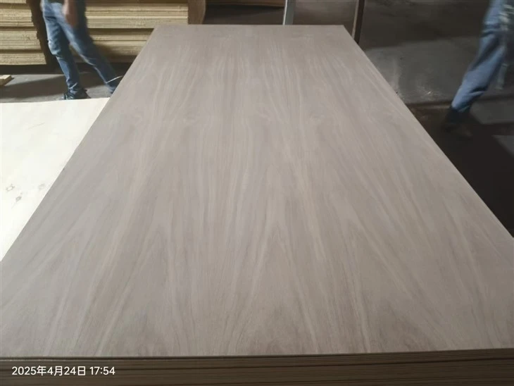 Fancy Plywood Poplar Core Wulnut Natural Wood Veneer