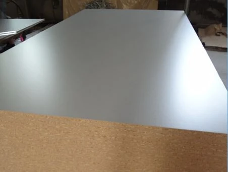 High Glossy White Melamine Laminated Particle Board