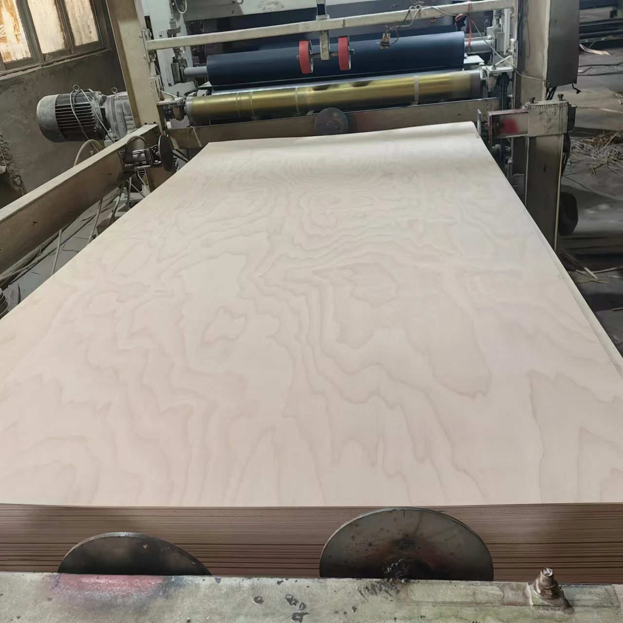 Linyi Wholesale Direct Sales Birch Plywood