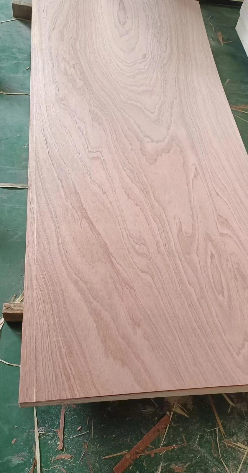 Natural Decorative Grade Sapele Plywood 4*8
