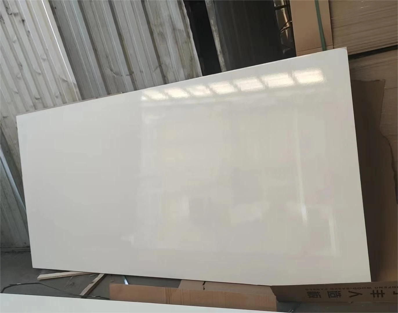 White Melamine Laminated Faced Particle Board